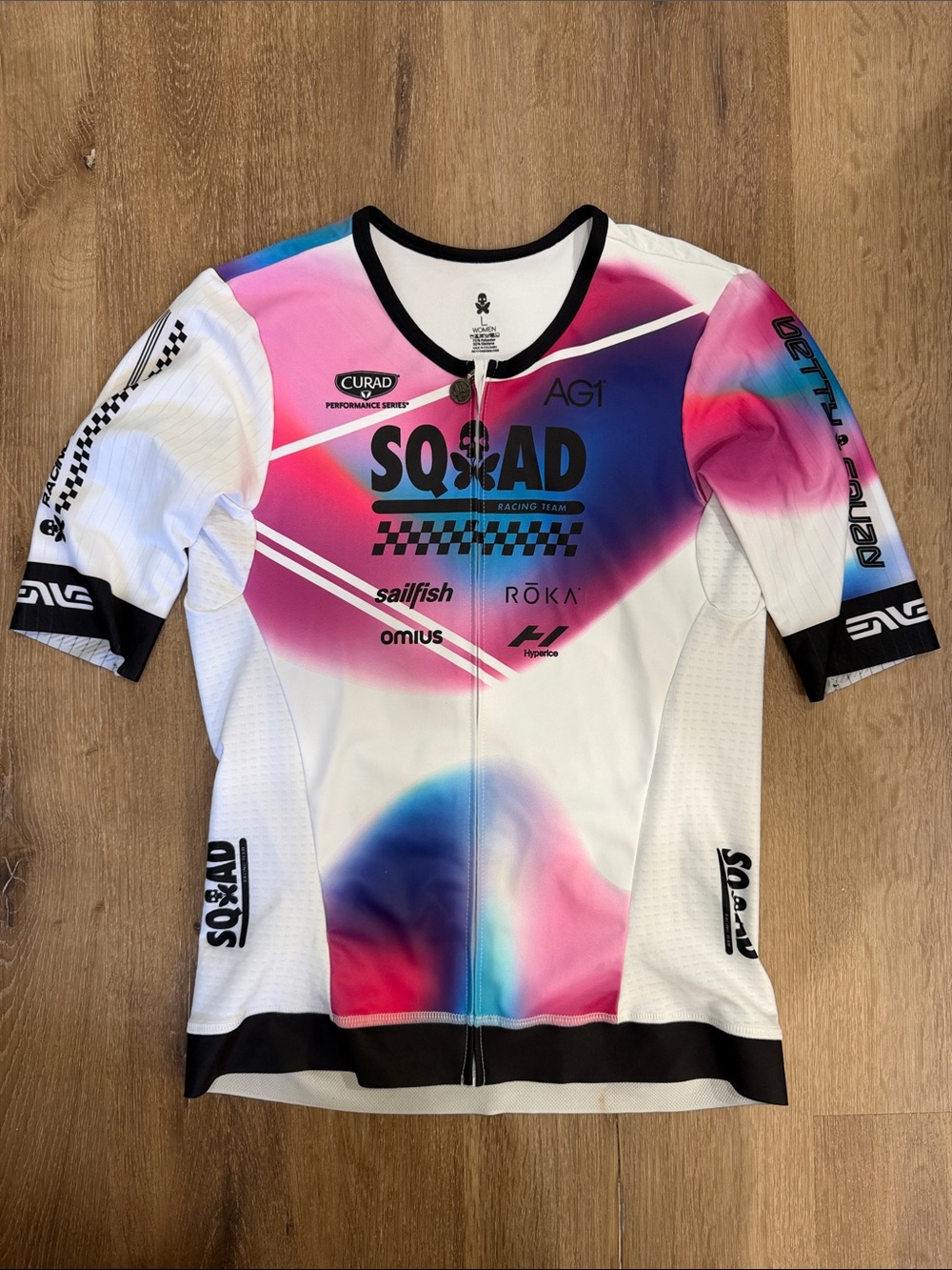 Betty Designs Squad 2025 Racing Team Gradient Pink Cycling Jersey | Large